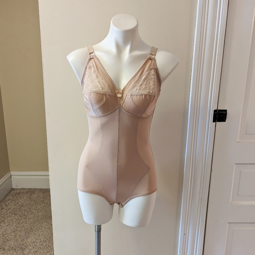 Diana Secret pinkish tan shapewear body suit size 36 B